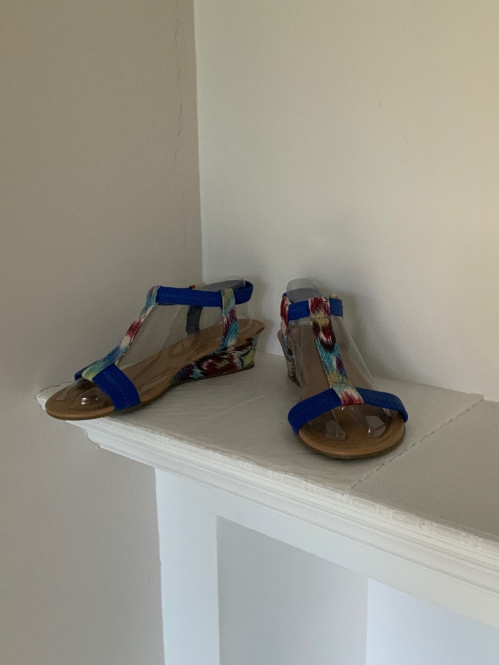 NYC Couture synthetic sandals, size 7, colour blue, red, green